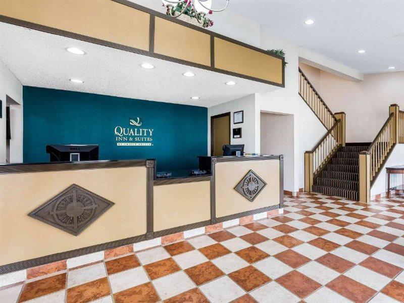 Quality Inn & Suites Bloomington University Area Ngoại thất bức ảnh