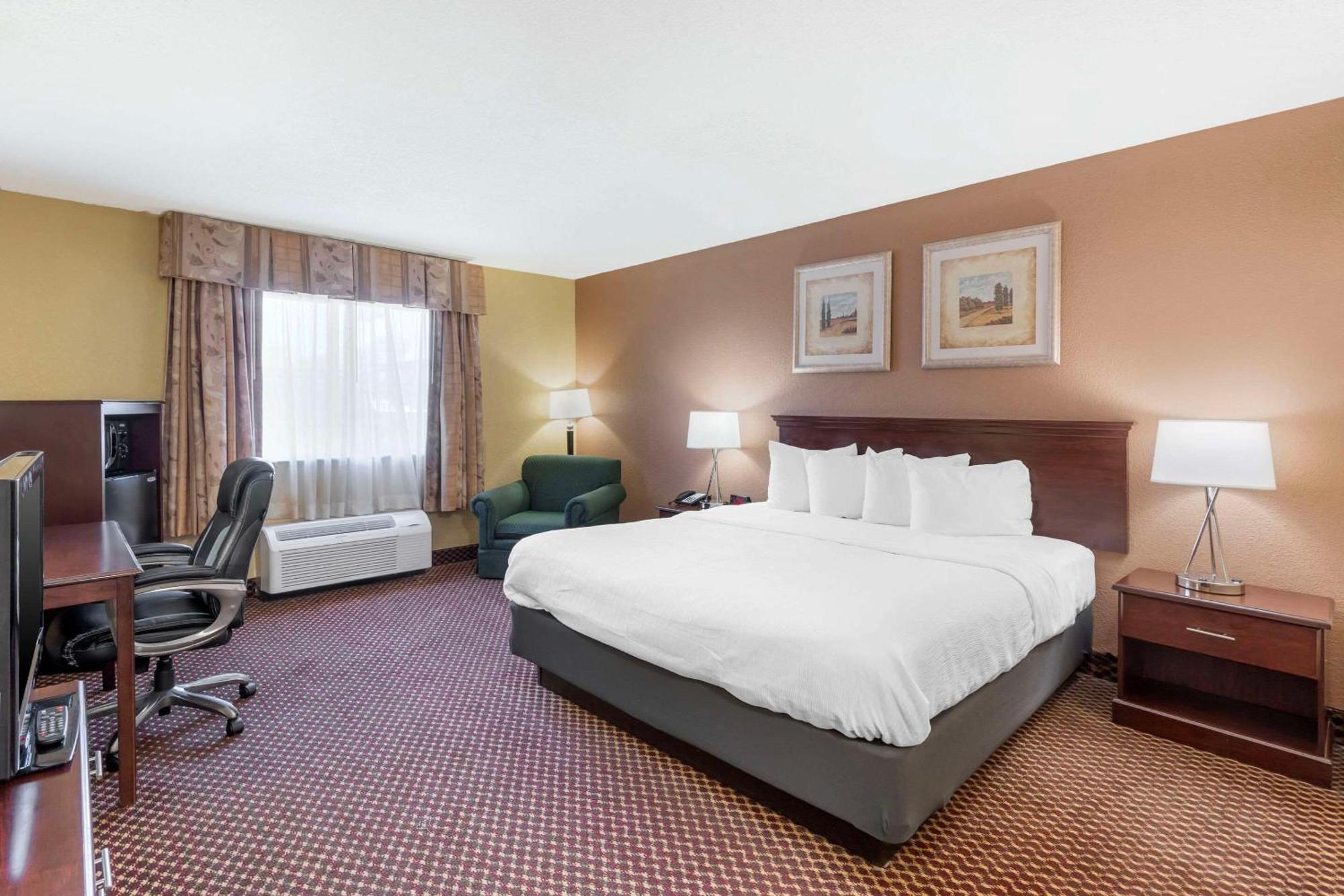 Quality Inn & Suites Bloomington University Area Ngoại thất bức ảnh