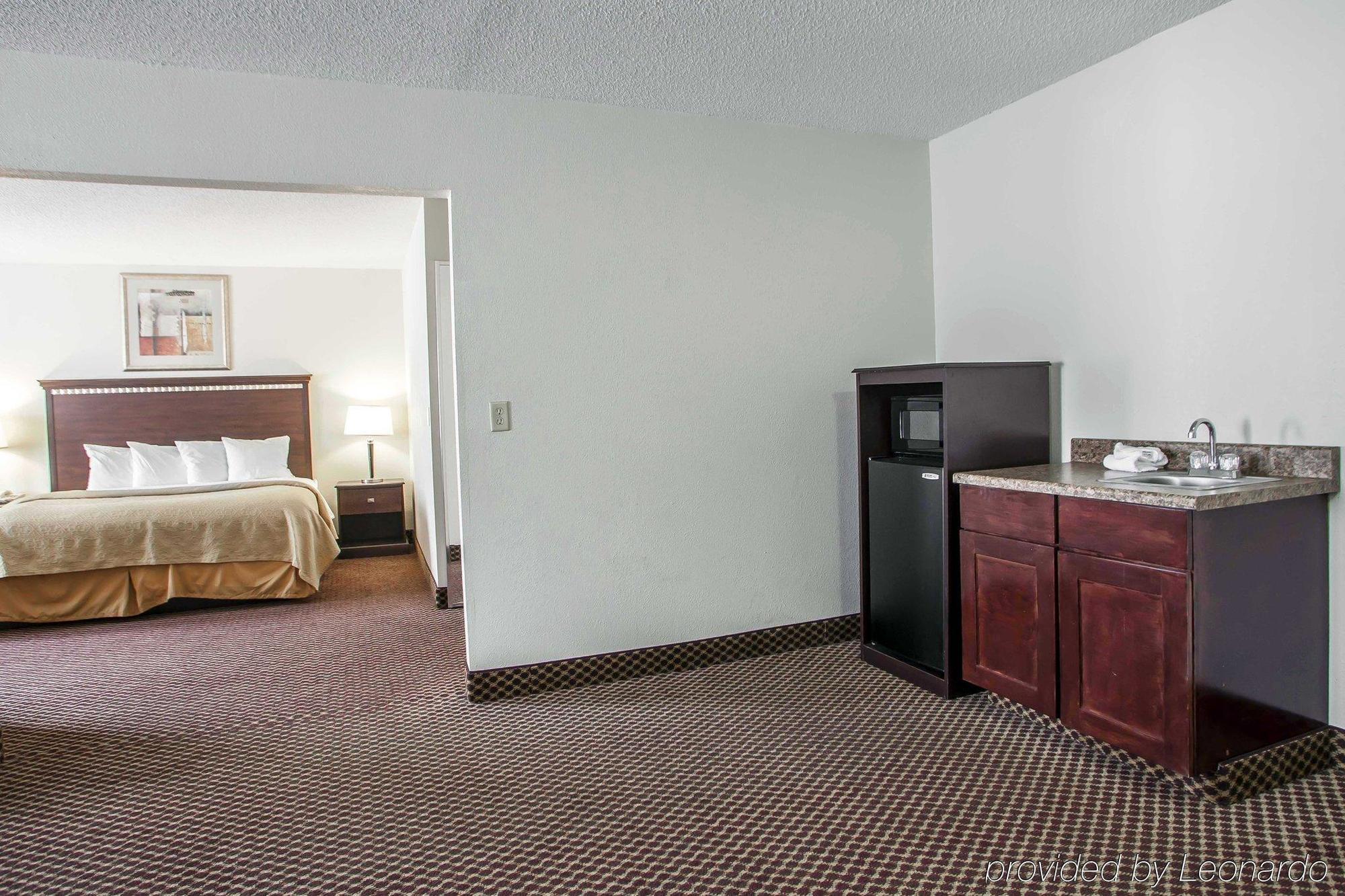 Quality Inn & Suites Bloomington University Area Ngoại thất bức ảnh