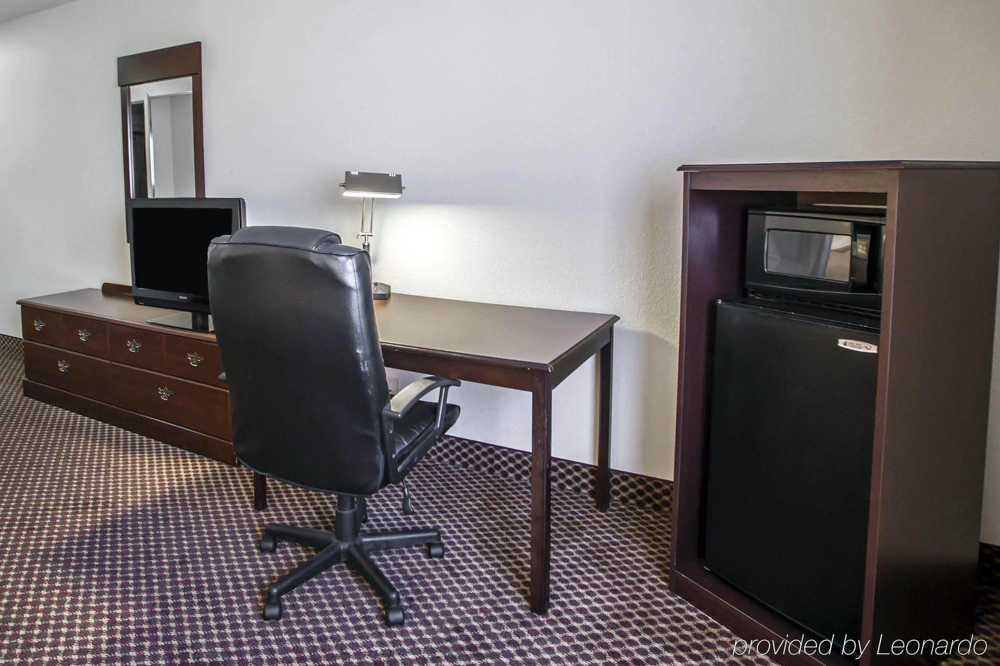 Quality Inn & Suites Bloomington University Area Ngoại thất bức ảnh