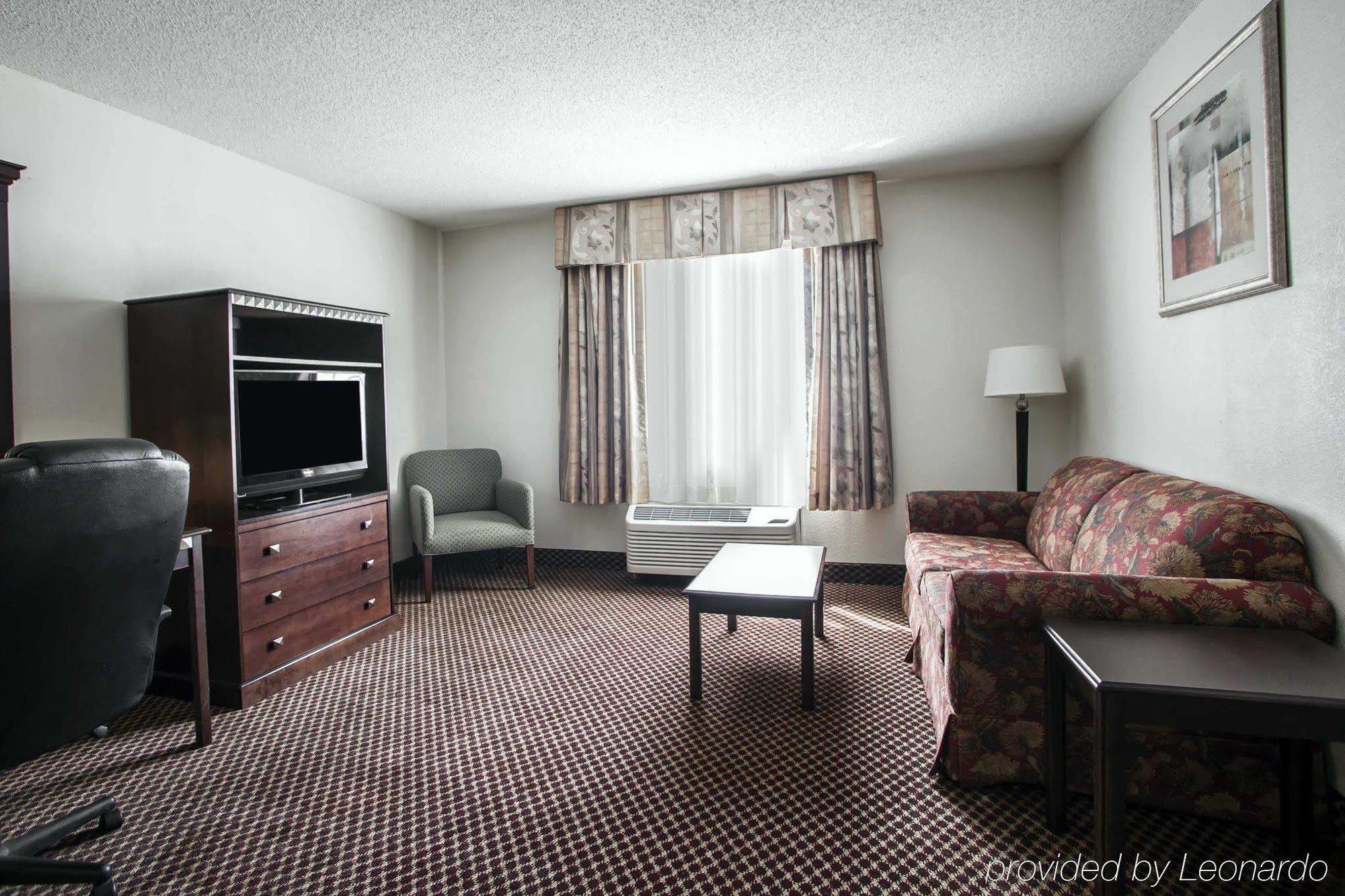 Quality Inn & Suites Bloomington University Area Ngoại thất bức ảnh