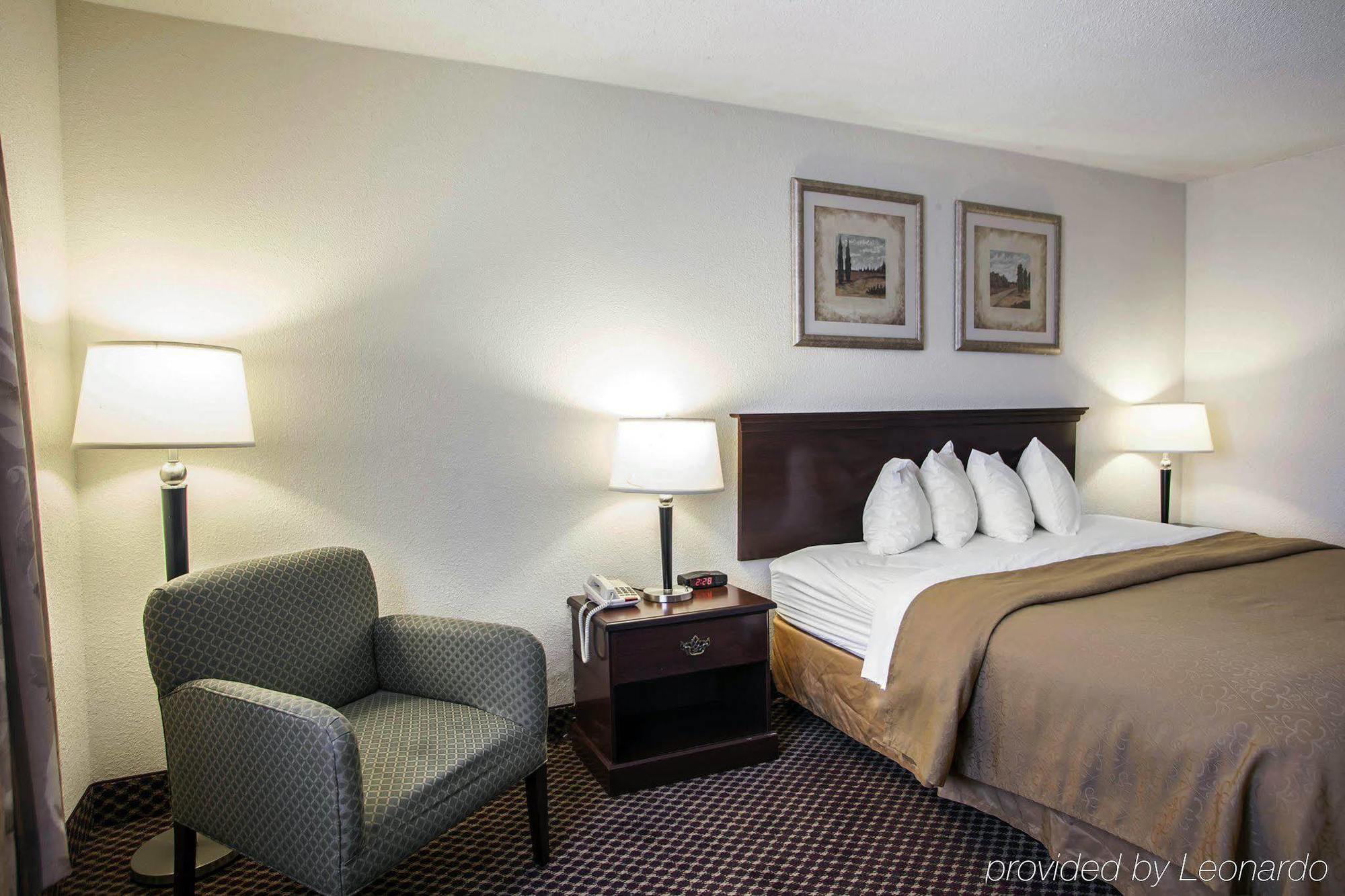 Quality Inn & Suites Bloomington University Area Ngoại thất bức ảnh