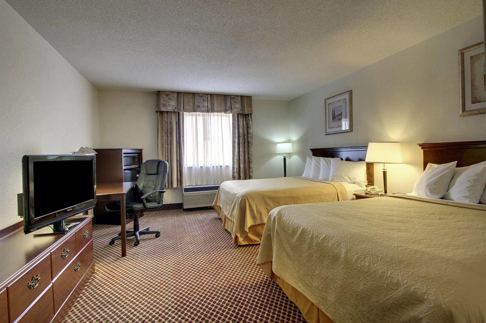 Quality Inn & Suites Bloomington University Area Ngoại thất bức ảnh